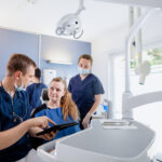 Zahnarztpraxis_Klassen_Blog_Zahnimplantate_bei_Rauchern