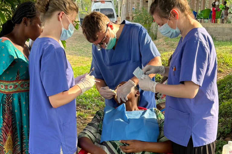 Zahnarztpraxis_Klassen_Blog_Kamerun