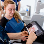 Zahnarztpraxis_Klassen_Blog_Implantatentzündung